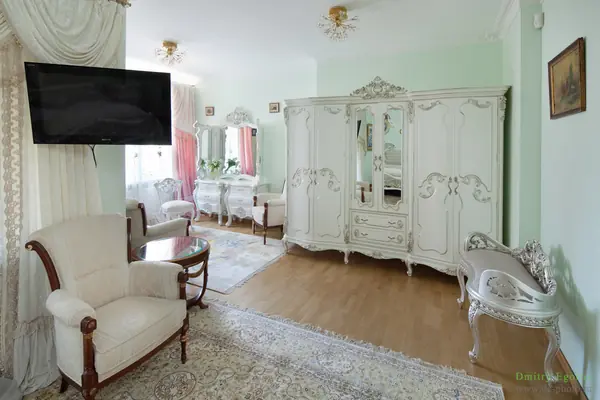 Квартира на Остоженке, Москва