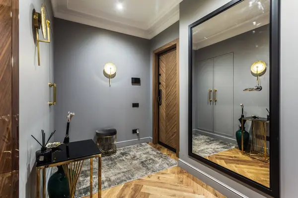 Двухуровневая современная квартира