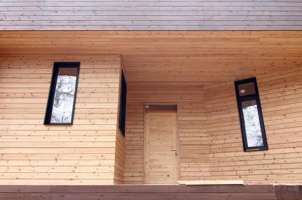 Отделка дома - планкен из лиственницы