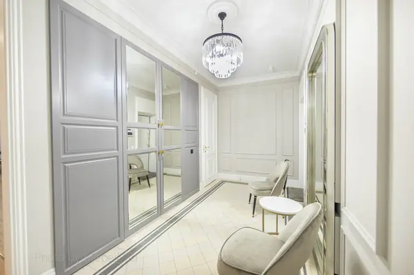 Добротная и умеренная классика на площади 160м2