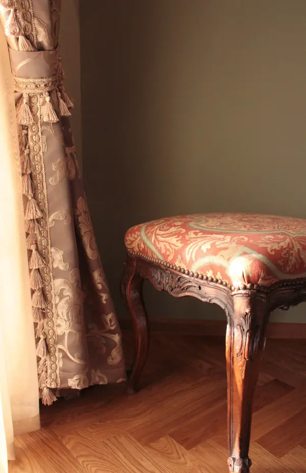Recreating the Interior of the Chekhov’s Period in a Suburban Residence