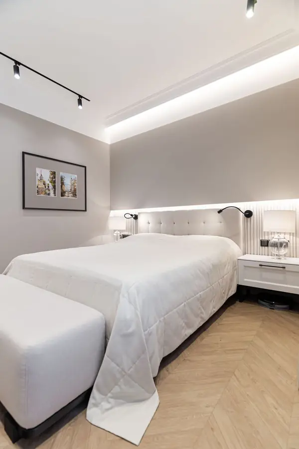 Уютная спальня в стиле английская классика с элементами неоклассики