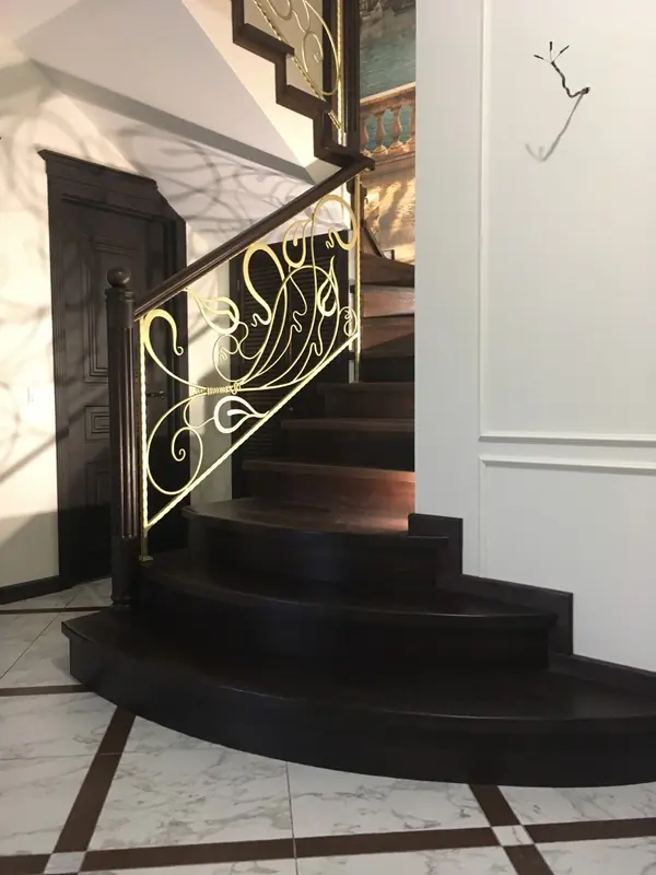 Лестницы из массива