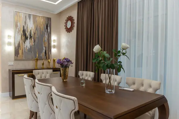 Дом с бассейном