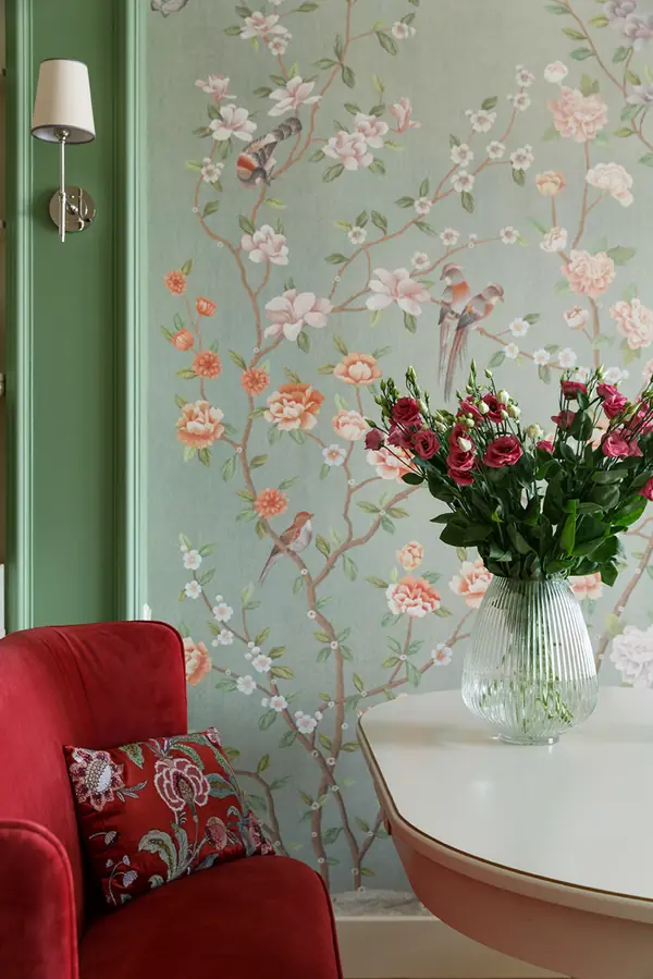 Цветущий сад на Смольном