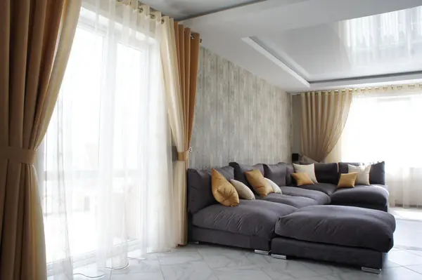 Шторы в стильный загородный дом.