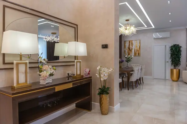 Дом с бассейном