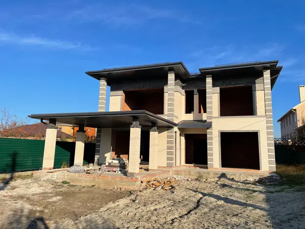 Обзор двухэтажного дома площадью 245 м2