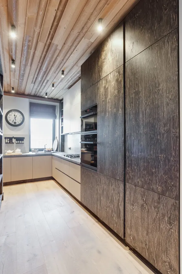 Необычное сочетание березы Old legno naturale, структурного шпона и эмали