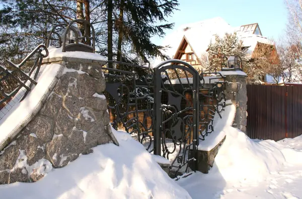 Guest house near Moscow-river                      Гостевой дом близ Москвы реки