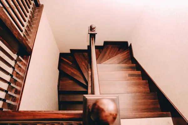 Лестниц для дома от компаний Лестница Этаж