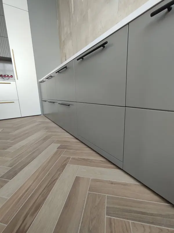 Большой кухонный гарнитур с островом