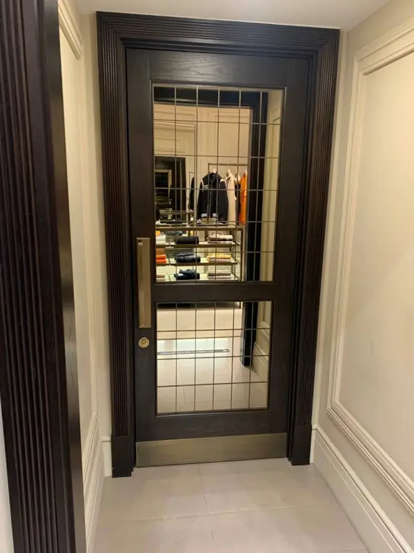 Двери для коммерческого помещения