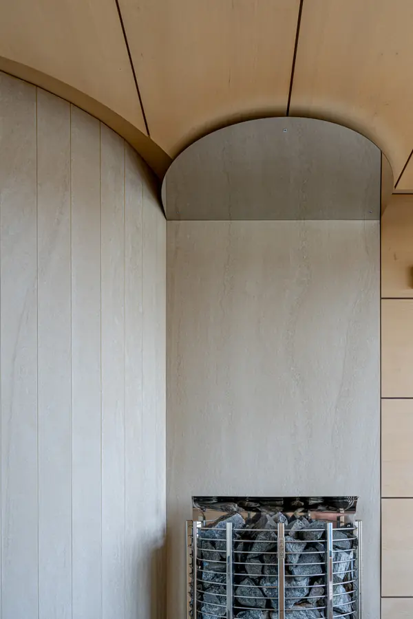 Сауна с большим окном