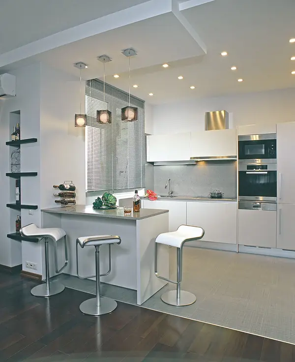 Роман с интригой