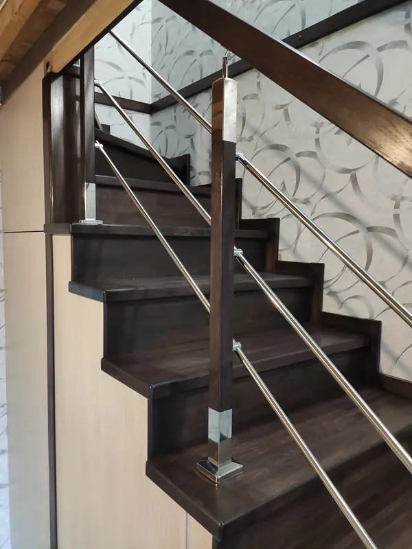 Обшивка металлического каркаса дубом, Графское