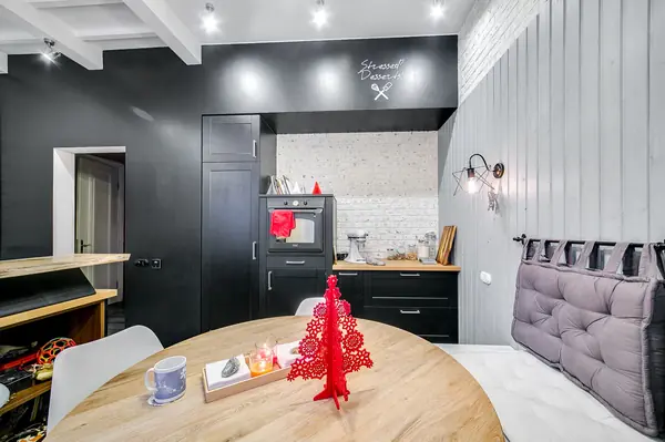 Просторная кухня в стиле лофт