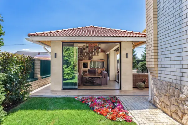 Бизнес "АЛЮМСТРОЙ"