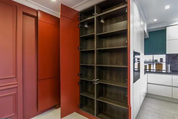 «Квартирный вопрос»: «Гранатовая кухня»