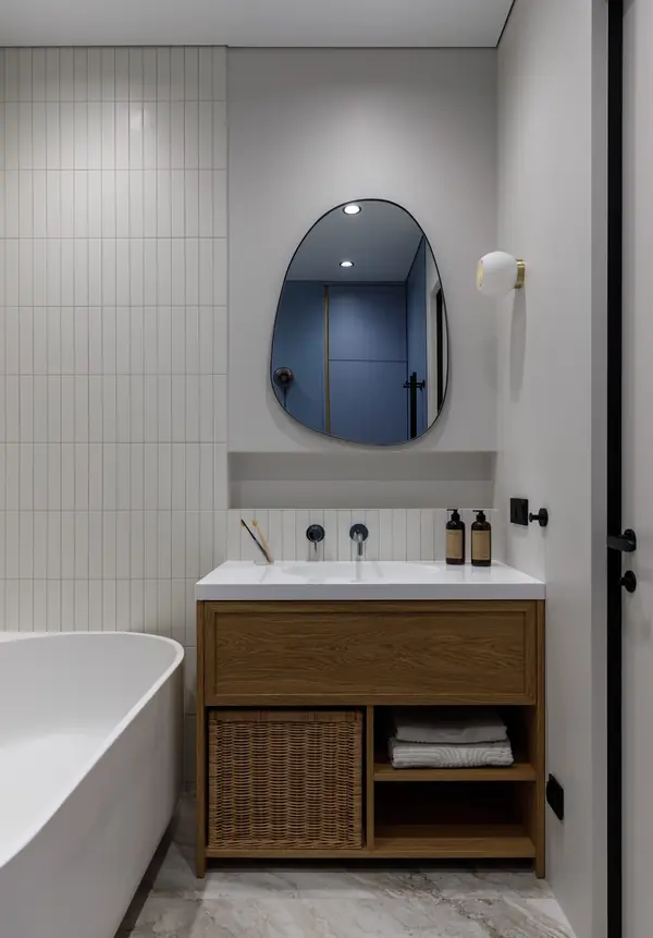 Квартира с панорамными окнами для семьи врачей