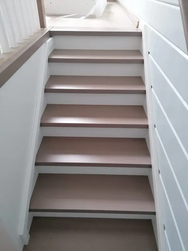 Деревянная  лестница