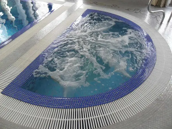 СПА-бассейны, гидромассажные бассейны