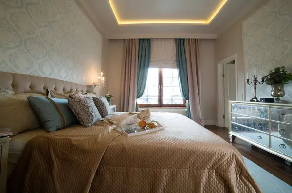 Четырехэтажный таунхаусв стиле американского ар-деко