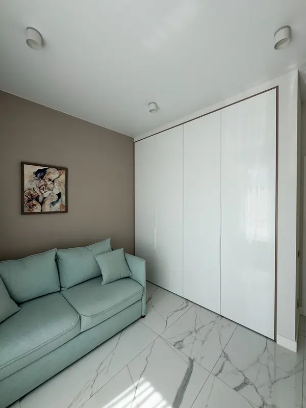 Неглубокий, но вместительный шкаф для хранения документов