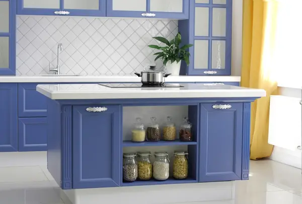 Кухня в неоклассическом стиле