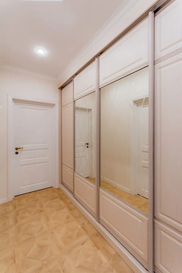 Московский, 76