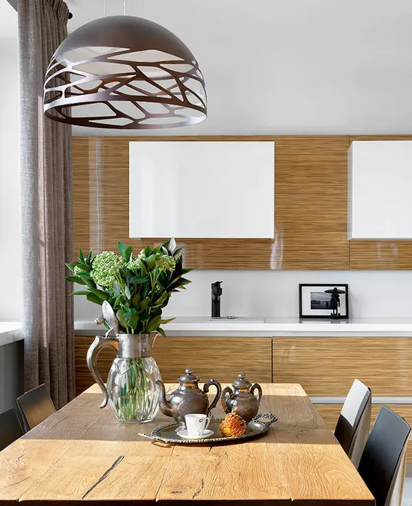 Кухня Giulia Novars в отделке из шпона зебрано