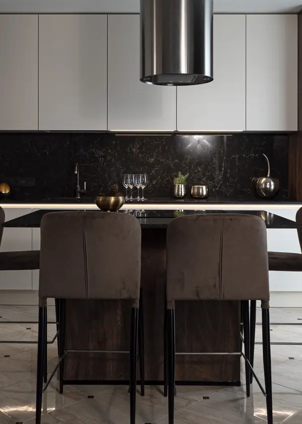 Кухня Burger с островом в современном стиле