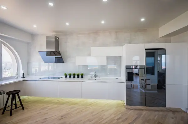 Монохромная кухня