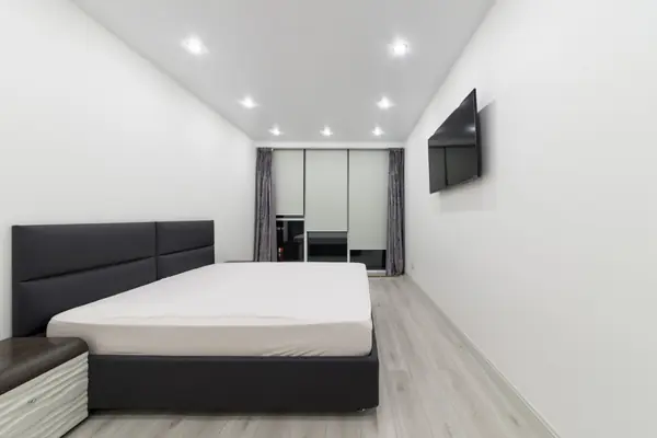 Спальня с панорамным окном