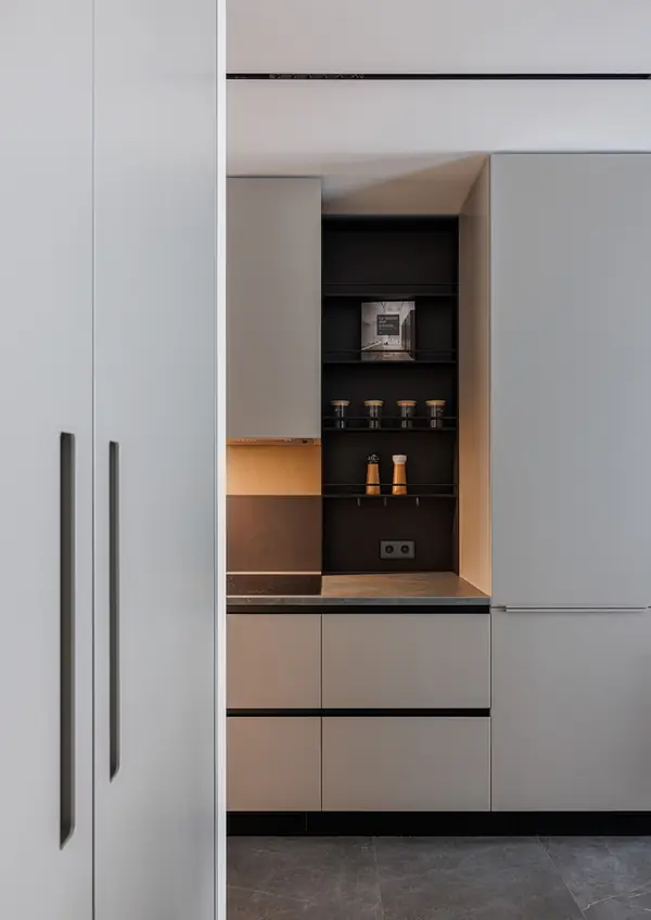 Монохромная квартира 90 м2 в центре Москвы