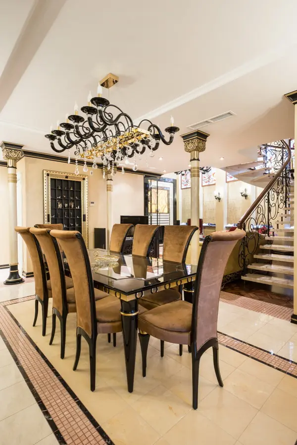 Двухуровневая квартира с камином