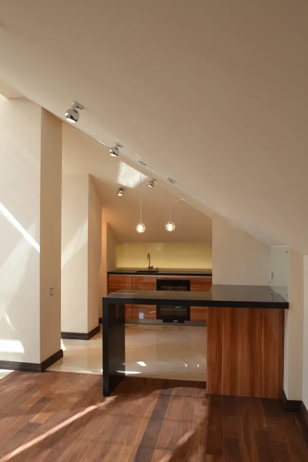 Загородный дом - 120 кв.м. мансарда, расположение кухни и душевой. Реализация.