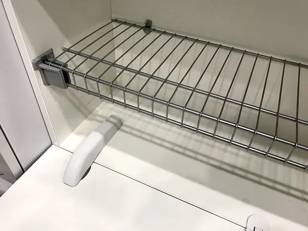 Глянцевый шкаф для прихожей