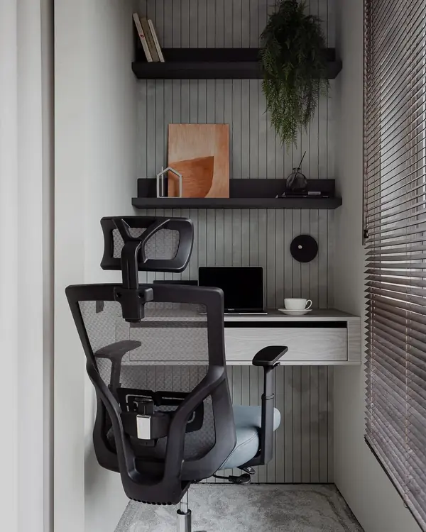 Отделка рабочего места декоративной штукатуркой