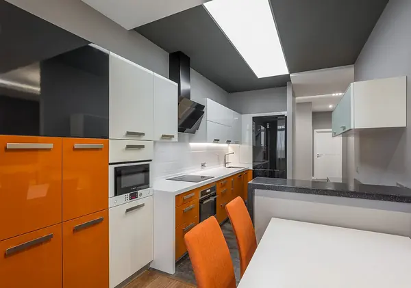 Оранжевая кухня