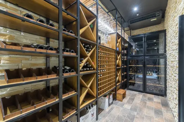 Винный стеллаж