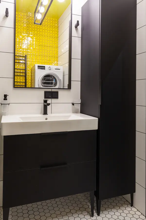 Квартира в ЗИЛАРТ с красной дверью