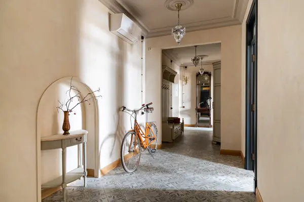 Боровая. Квартира режиссера.