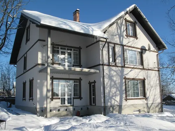 Фахверки из пенополистирола на фасаде, утеплённом минеральной ватой Ceresit