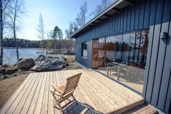 Терраса у воды