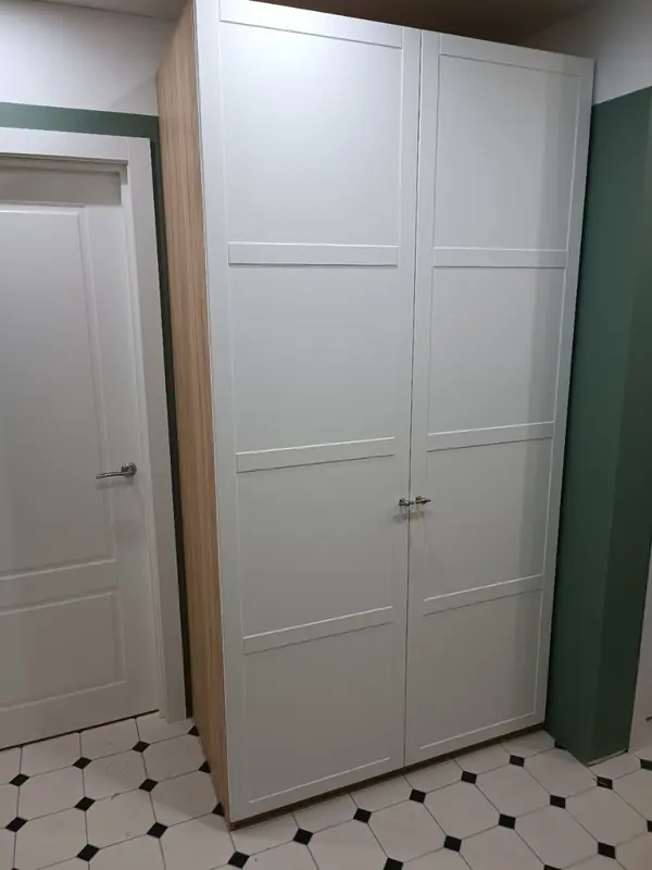 Распашные шкафы