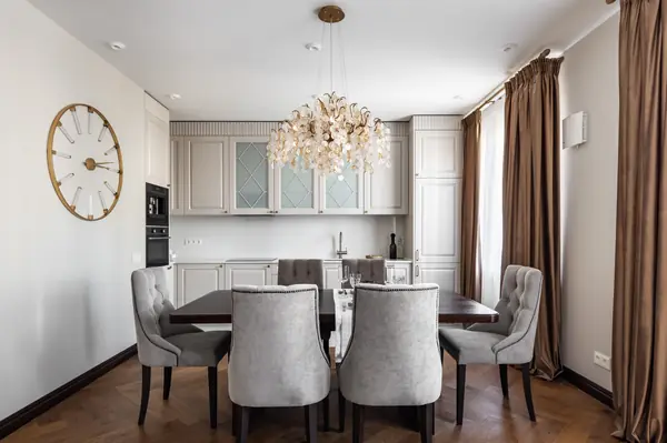 Трехкомнатная квартира на Крестовском острове