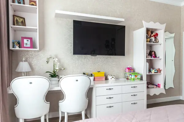 Дом с бассейном