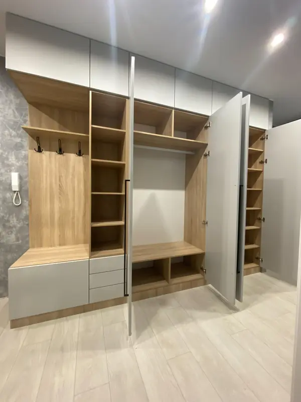 Шкафы в прихожую и спальню