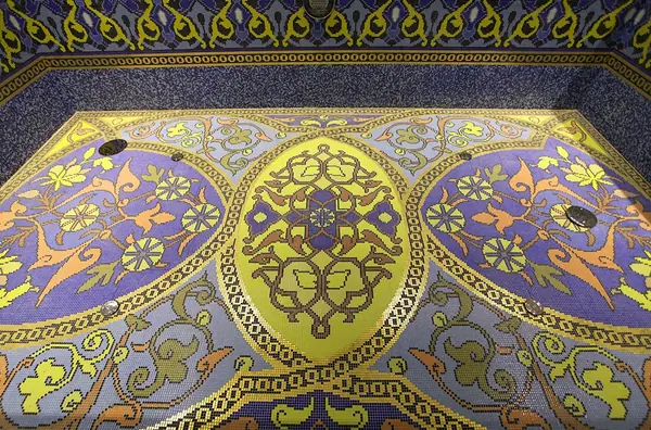 Бассейн «Восточный узор»